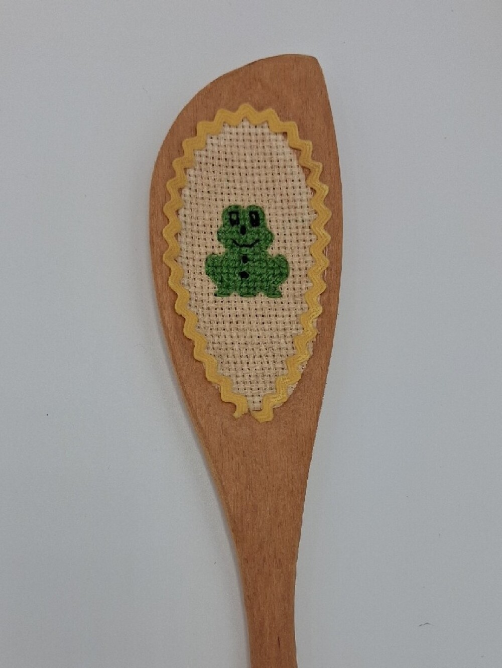 Vintage Wooden Spoons - Decorative With Cross-Stitch Inlay - Picture 4 of 4